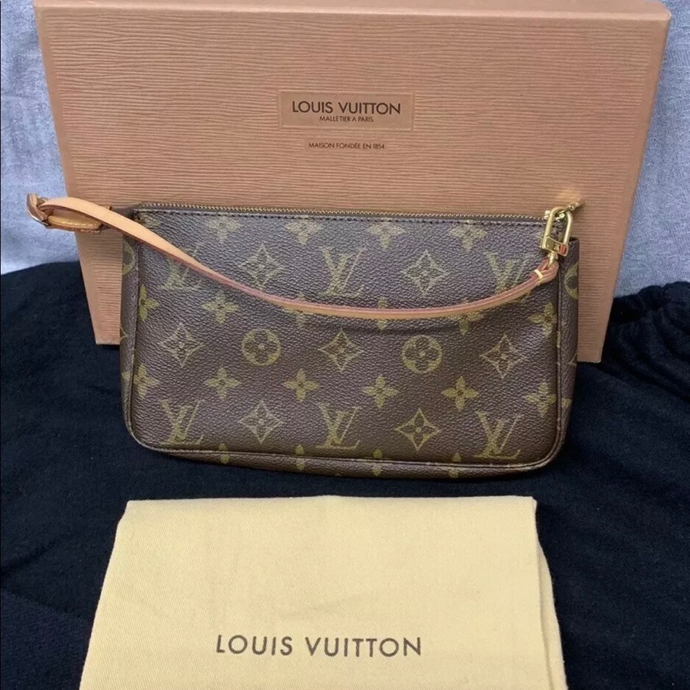 Louis Vuitton Pochette handbag
